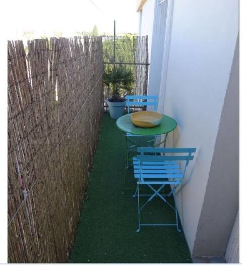 Les Tourterelles D'Avignon Apartment Екстериор снимка